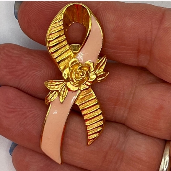 1991 Avon Breast Cancer Awareness Pin - Picture 2 of 6